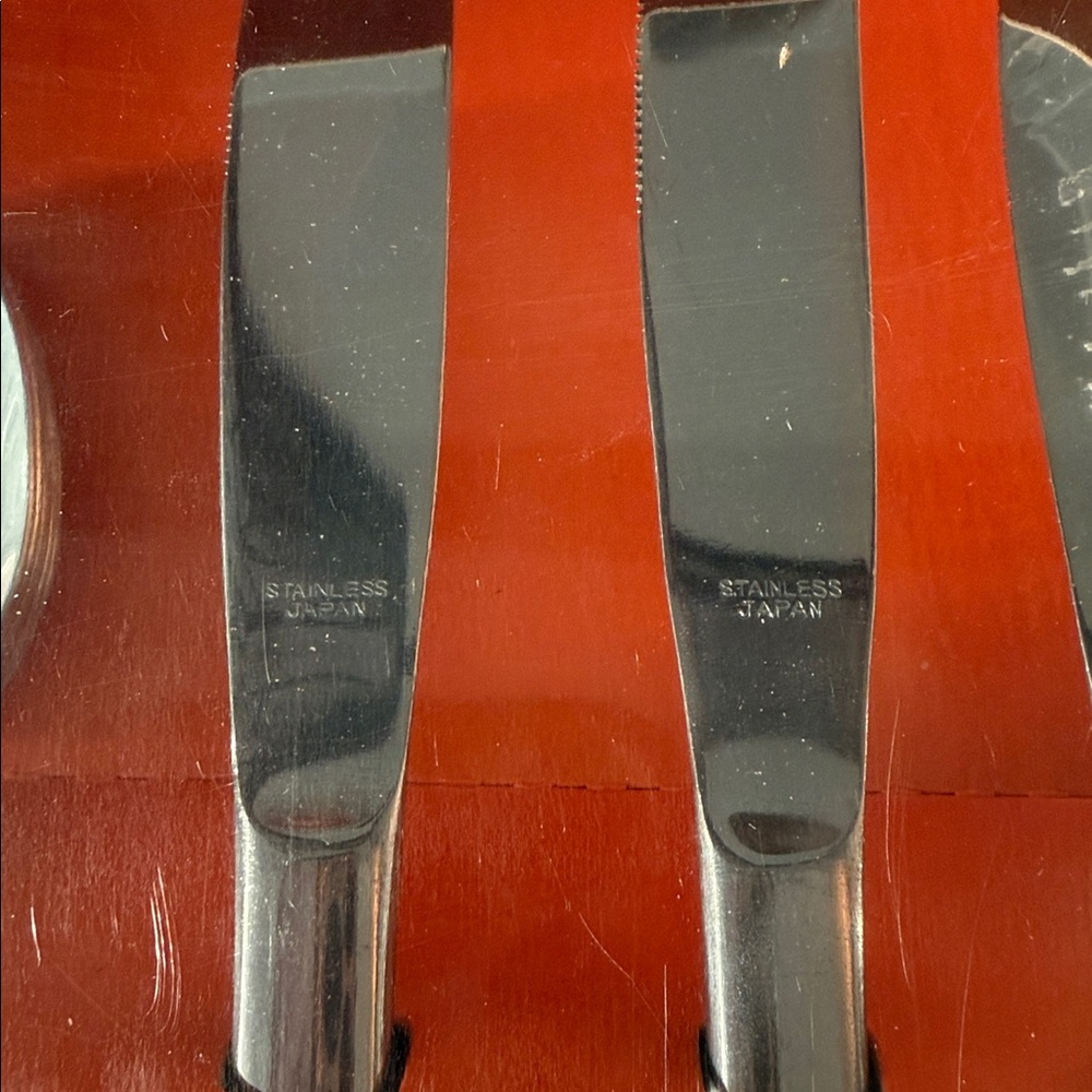 Vintage Utica Japan 24-piece stainless steel flatware - Picture 2 of 3